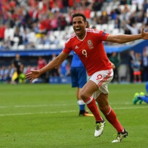 Wales sneak past Slovakia