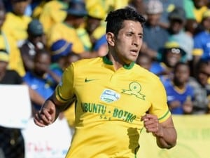Read more about the article Sundowns extend Castro stay