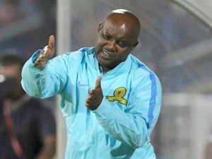 Read more about the article Mosimane gives Downs freedom to play