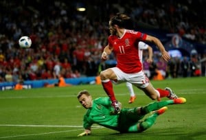 Read more about the article Bale leads Welsh charge