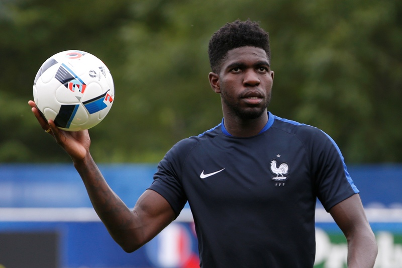 You are currently viewing Umtiti poised for Barcelona switch
