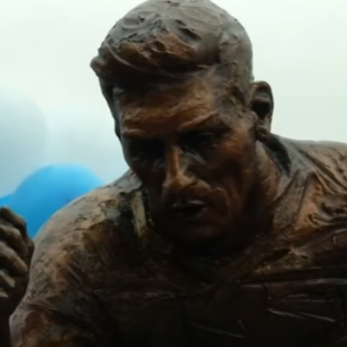 Argentina unveils Messi statue
