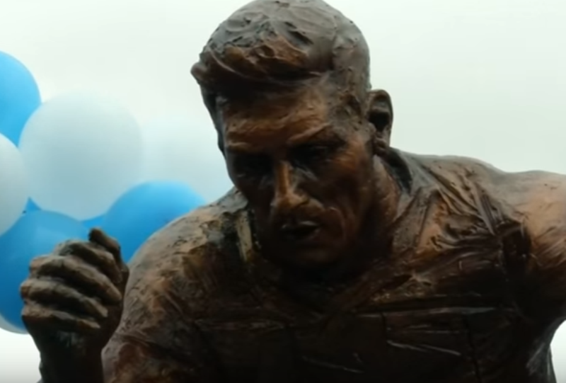You are currently viewing Argentina unveils Messi statue