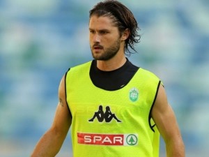 Read more about the article Chippa snap up van Heerden