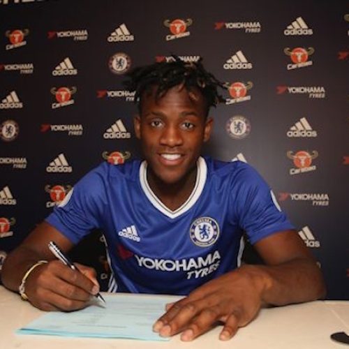 Batshuayi completes £33m Chelsea move