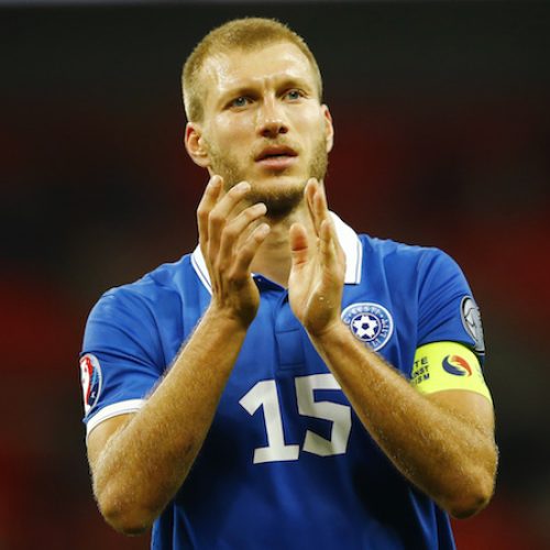 Liverpool chasing Klavan signature