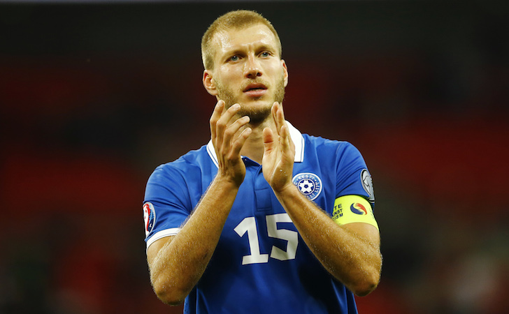 You are currently viewing Liverpool chasing Klavan signature