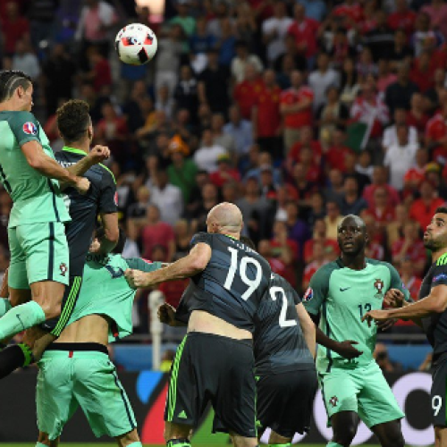 Ronaldo, Nani send Portugal through