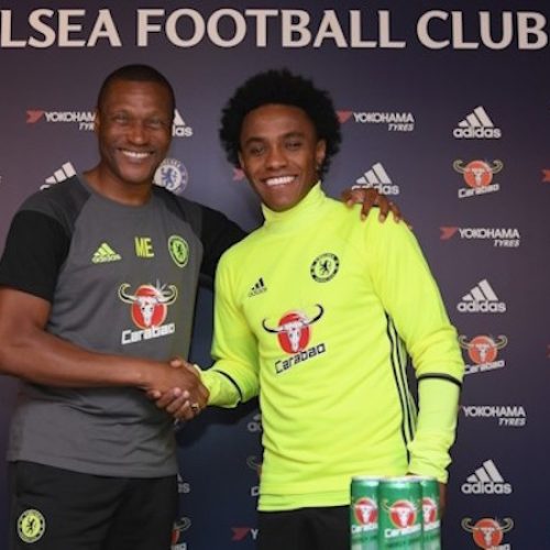 Willian commits future to Chelsea