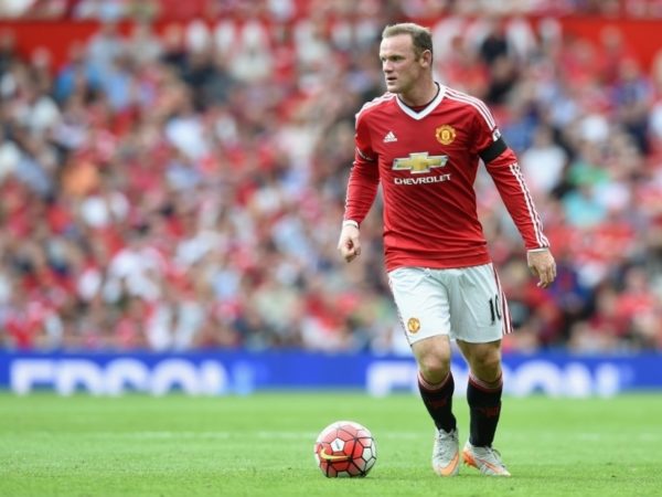 You are currently viewing Rooney sets new club record