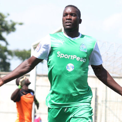 Barako sign Ugandan star