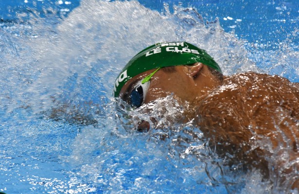 You are currently viewing Le Clos speeds to spectacular silver