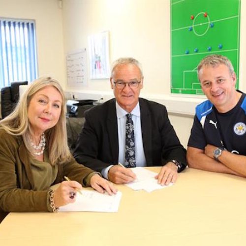Ranieri pledges his loyalty to Leicester