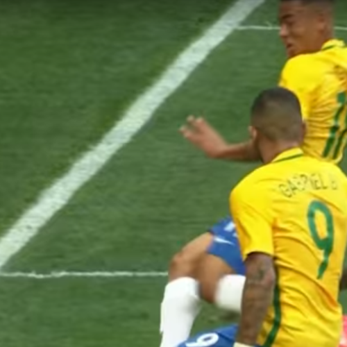 Gabriel Jesus shocking miss