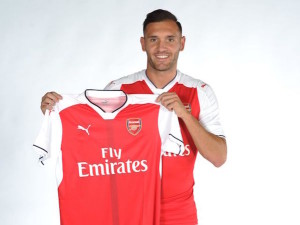 Read more about the article Perez joins Arsenal for £17.1m