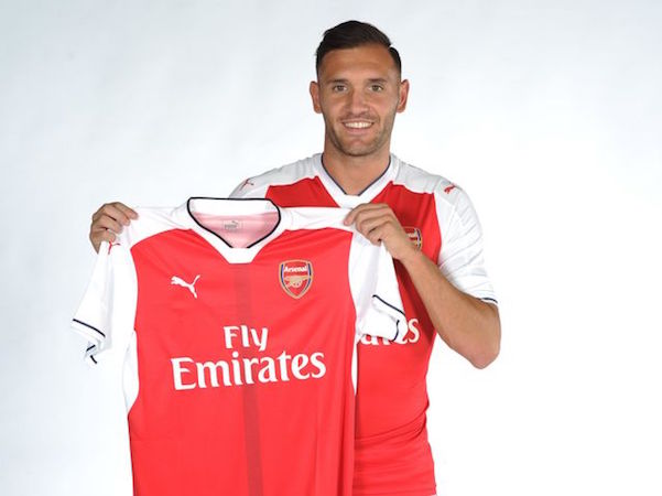 You are currently viewing Perez joins Arsenal for £17.1m