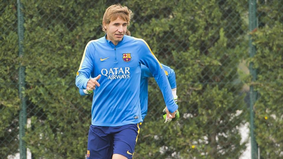 You are currently viewing Samper joins Granada on loan