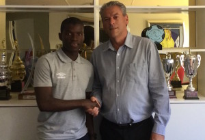 Read more about the article Myeni re-signs for Wits