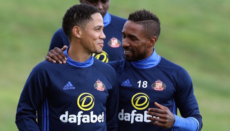 You are currently viewing Pienaar completes Sunderland move