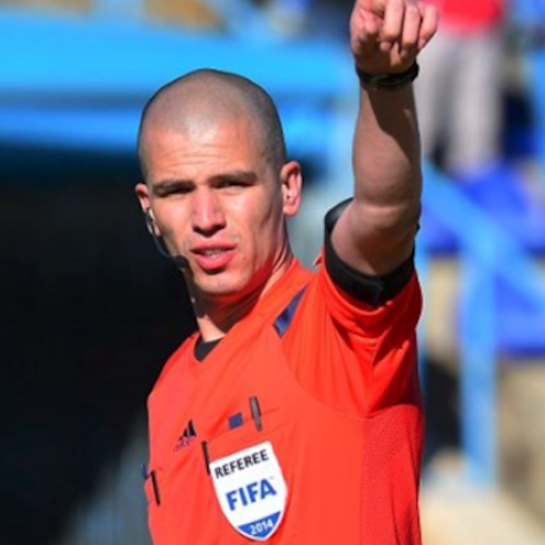 Mosimane hails referee Victor Gomes