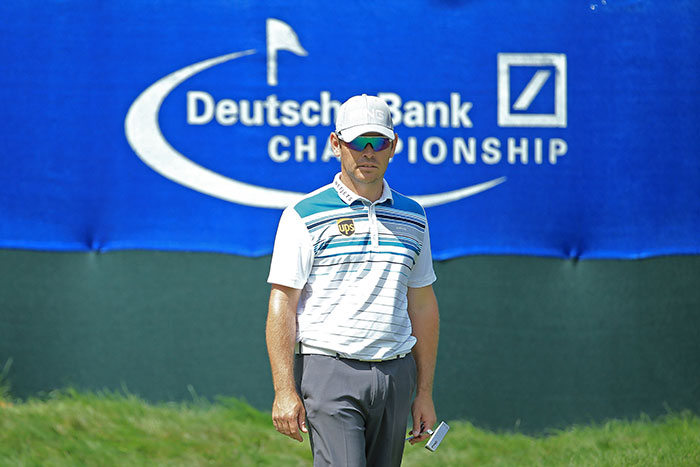 You are currently viewing Oosthuizen soars into contention