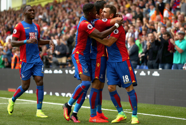 You are currently viewing Palace thump Stoke, Saints sneak home