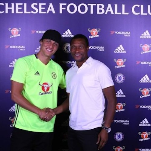 Chelsea buy-back Luiz for £30m