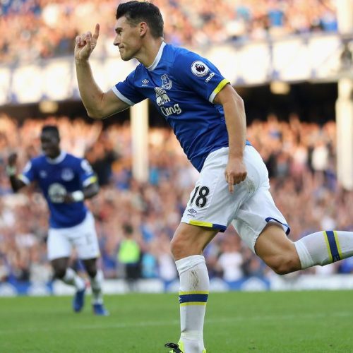 Barry stars as Toffees cruise