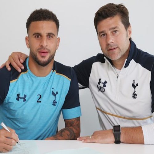 Walker signs new Spurs deal