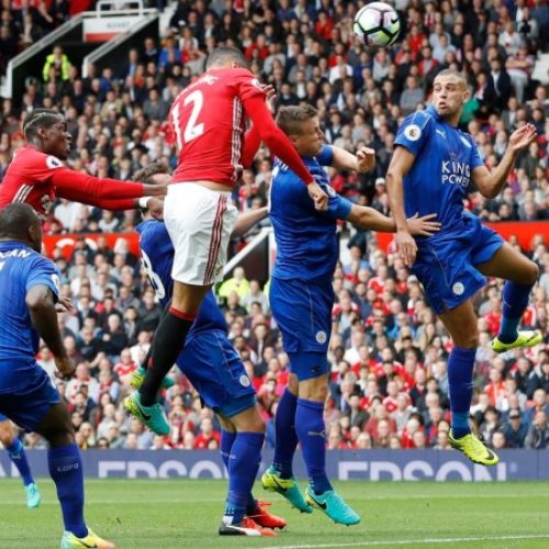 Man Utd crush Leicester