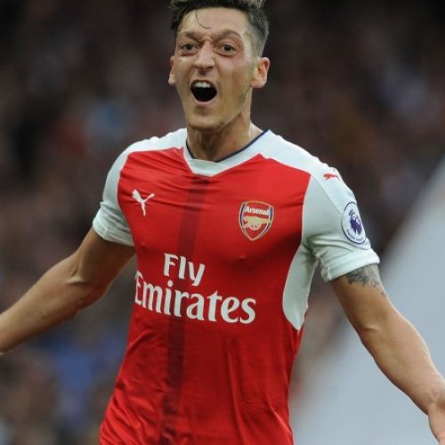Ozil: We have the quality to beat Man Utd