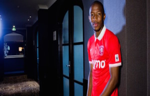 Read more about the article Saffas abroad: Mokotjo shines, Pienaar fluffs his lines