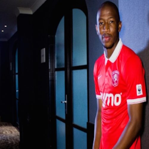 Saffas abroad: Mokotjo shines, Pienaar fluffs his lines