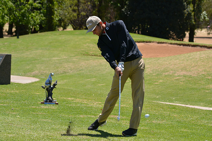 You are currently viewing Barker blasts into Race to Q-School lead