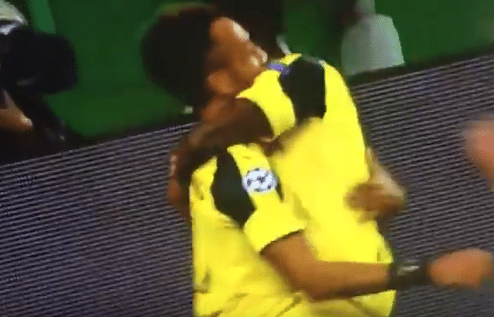 You are currently viewing Aubameyang nets solo stunner
