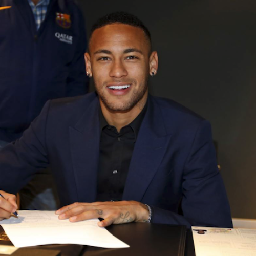 Neymar signs new Barca deal