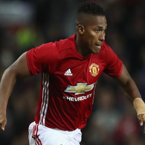 Valencia extend United deal