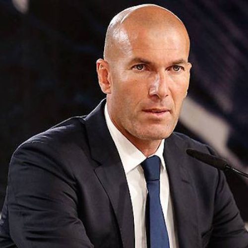 Zidane waves away crisis talk