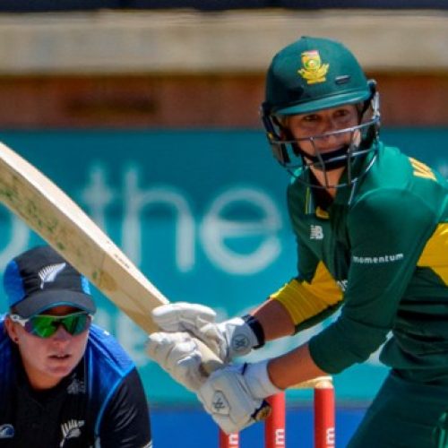 Van Niekerk’s top knock not enough to save Proteas