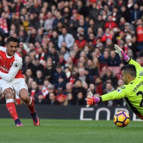 Sanchez inspires Arsenal win