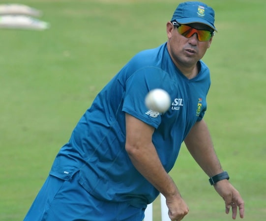 You are currently viewing Proteas are focused purely on cricket, says Domingo