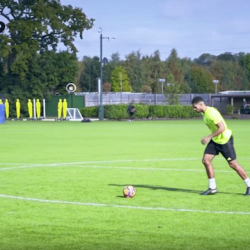 Loftus-Cheek, Chalobah take on ‘Can I kick it’ challenge