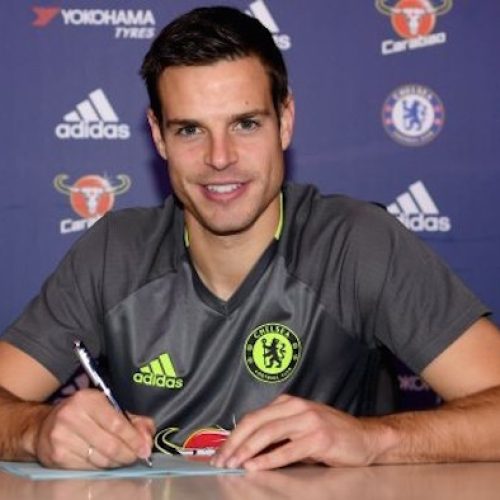Azpilicueta signs new Chelsea deal