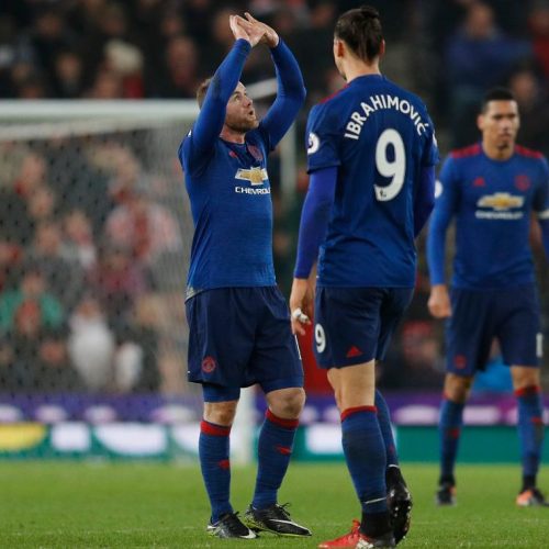 United, Stoke end in stalemate, Everton edge Palace