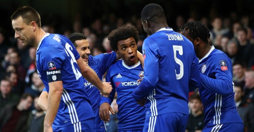 You are currently viewing Chelsea cruise past Brentford, City edge Palace