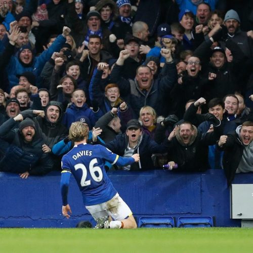 Man City crushed by Everton