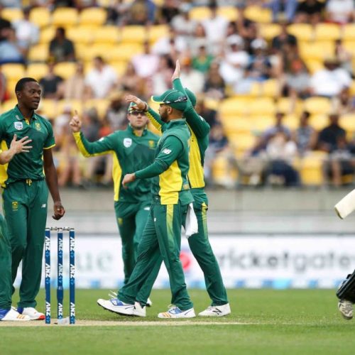 Proteas crush Kiwis to take 2-1 series lead