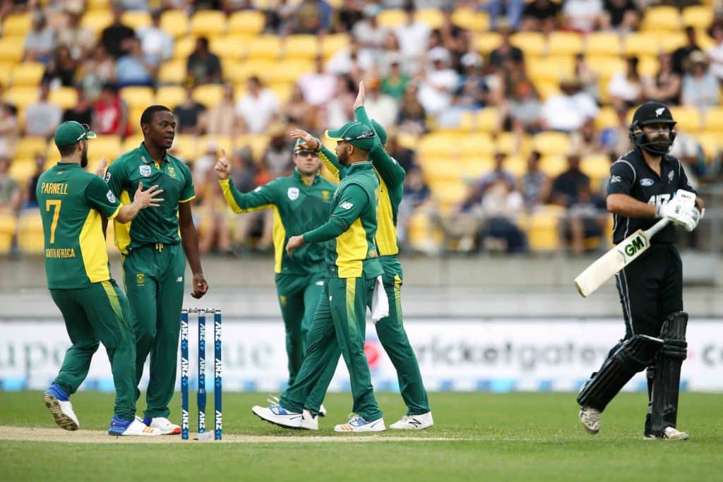 You are currently viewing Proteas crush Kiwis to take 2-1 series lead