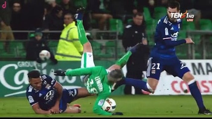You are currently viewing Tolisso red card vs Saint-Etienne