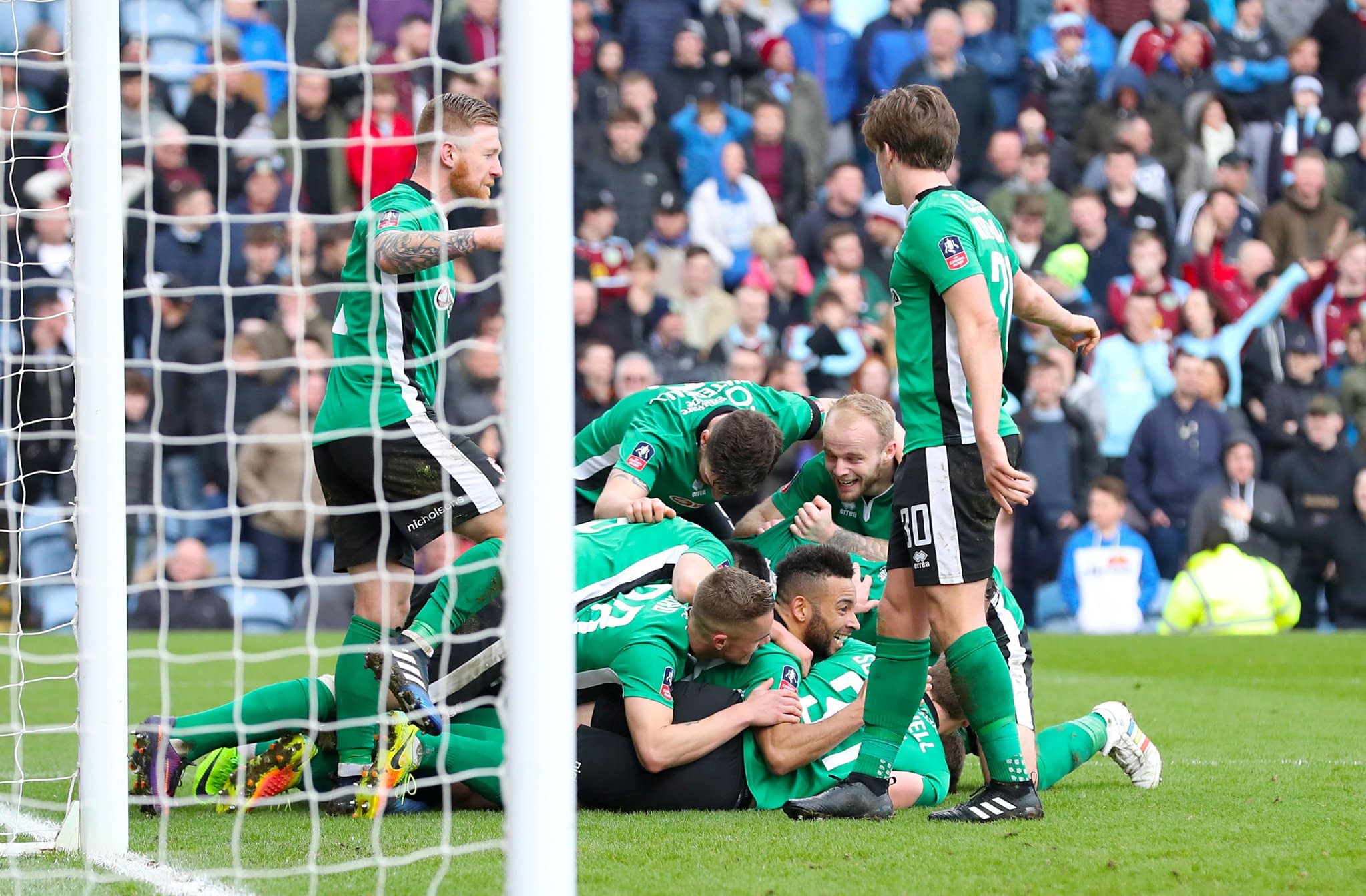 You are currently viewing Lincoln City sends Burnley packing